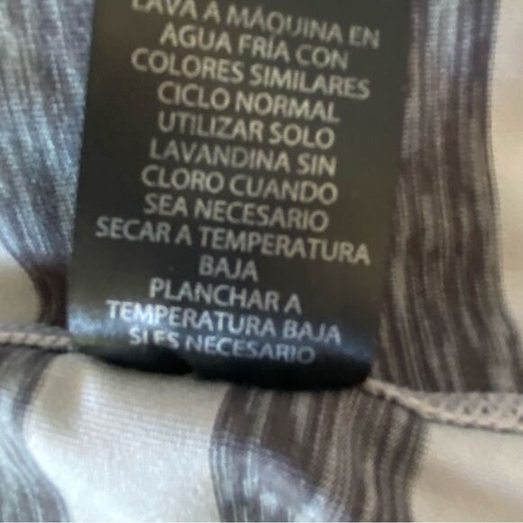 Lukka Women's Medium Gray and White Zip Up Hoodie with Pockets, Stretchy Fabric - Picture 16 of 16